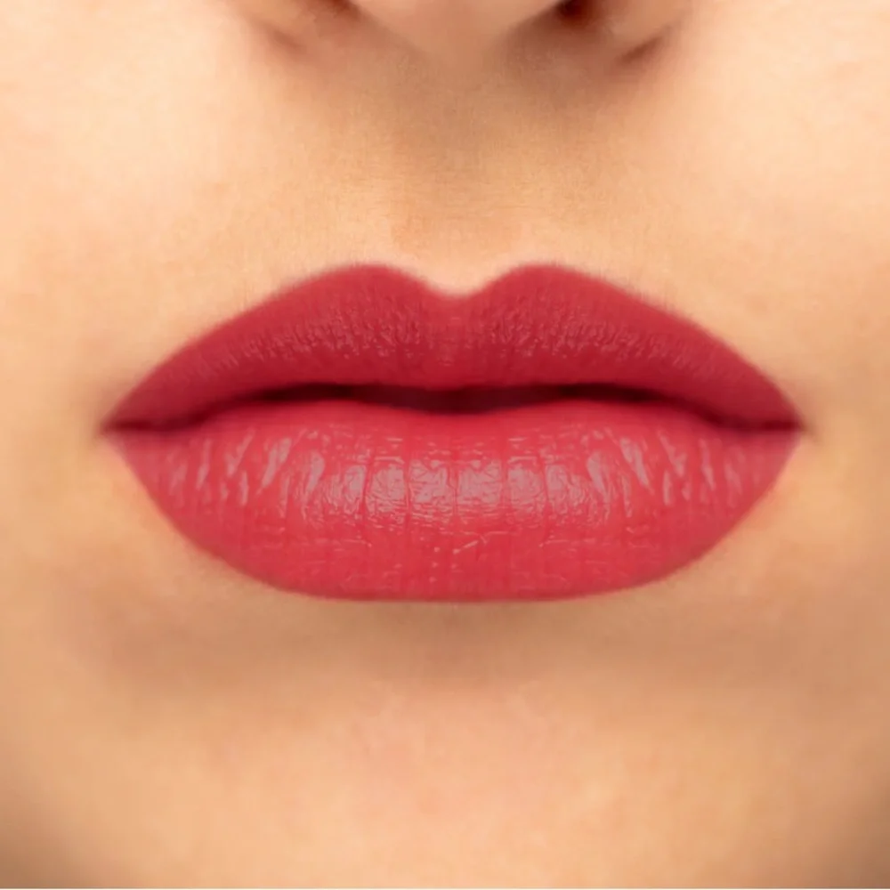 Kevyn Aucoin Unforgettable Lipstick in Fatal Shine NIB